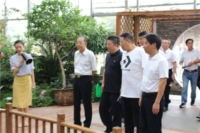 乐湾董事长_诚大明悦湾董事长(3)