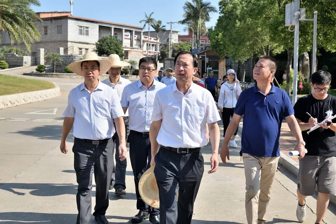 泉州市副市长肖汉辉,石狮市委书记朱启平,市长黄春辉,副市长李斌,永宁