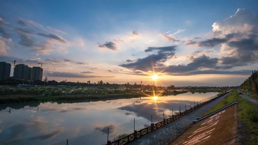 夕阳下的鸭子河畔~~~鸭子河畔走,看尽广汉最美的夕阳