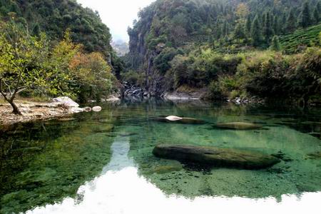 祁门县境内,是目前唯一经国家林业总局批准在保护区内开展生态旅游最