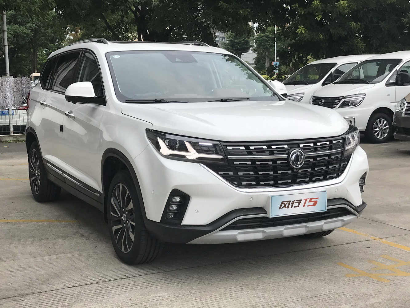 新车是东风风行旗下全新的紧凑型suv(参数|图片),此前于2018北京车展