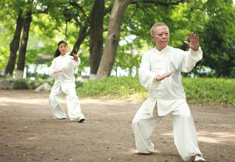 预防肾虚要常打太极拳.