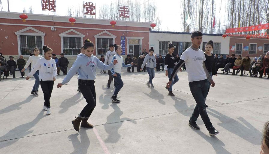 【返乡学生心向党】今年的暑假"不一般—记赛里木镇返乡学生系列