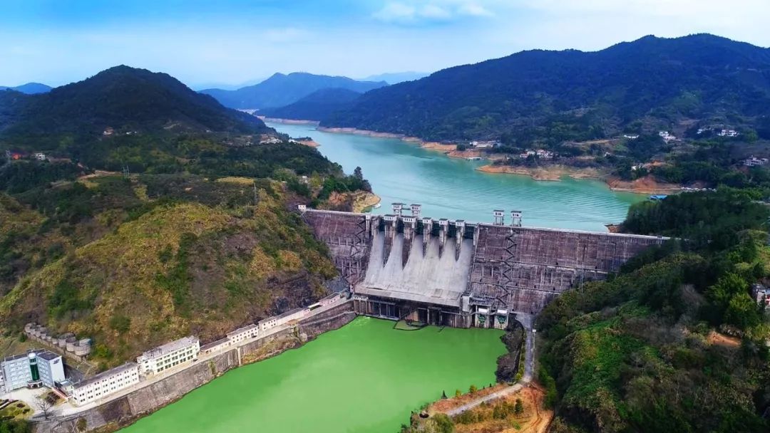 龙川有一个"湖",闻名全国!_青龙湖