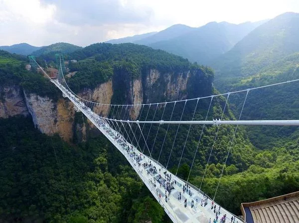 【上午】浏览大峡谷风景区(世界最长玻璃桥,绝美大瀑布等景点)