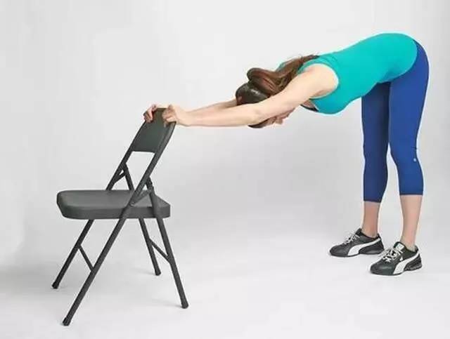 上班族轻健身 只要一张椅子 就能轻松缓解颈肩腰背痛