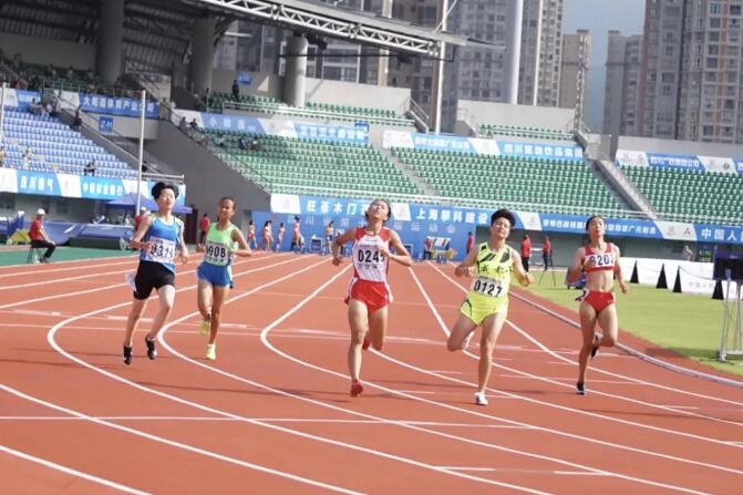 吴国航 男子甲组跳远 冠军方佳佳 女子乙组100m 季军唐宇杰 男子乙组