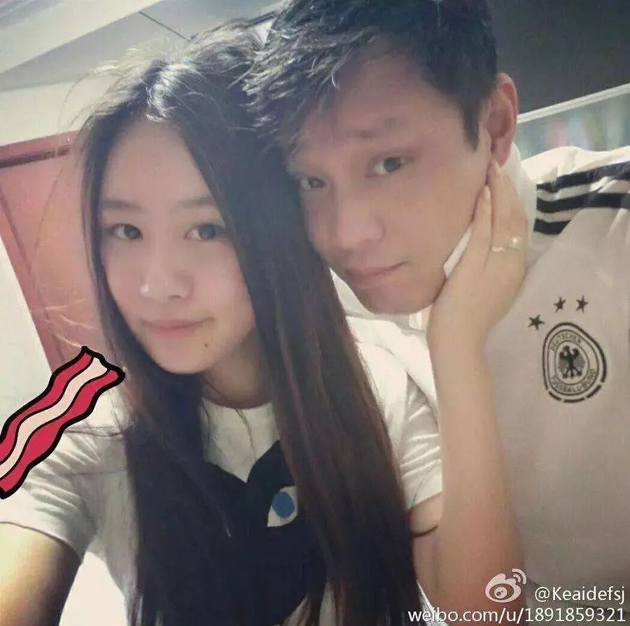 范志毅的女儿范斯晶今年20岁,小名"妞妞",是范志毅和第一任妻子李倩