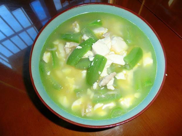 推荐食谱:丝瓜豆腐汤