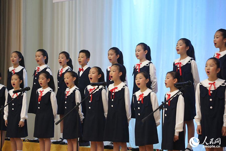 友谊和平中国少年合唱团演出在平壤举行