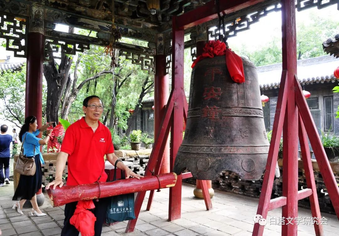 刘够安,太谷师范86级155班学子,现就职于晋中高师中文系.