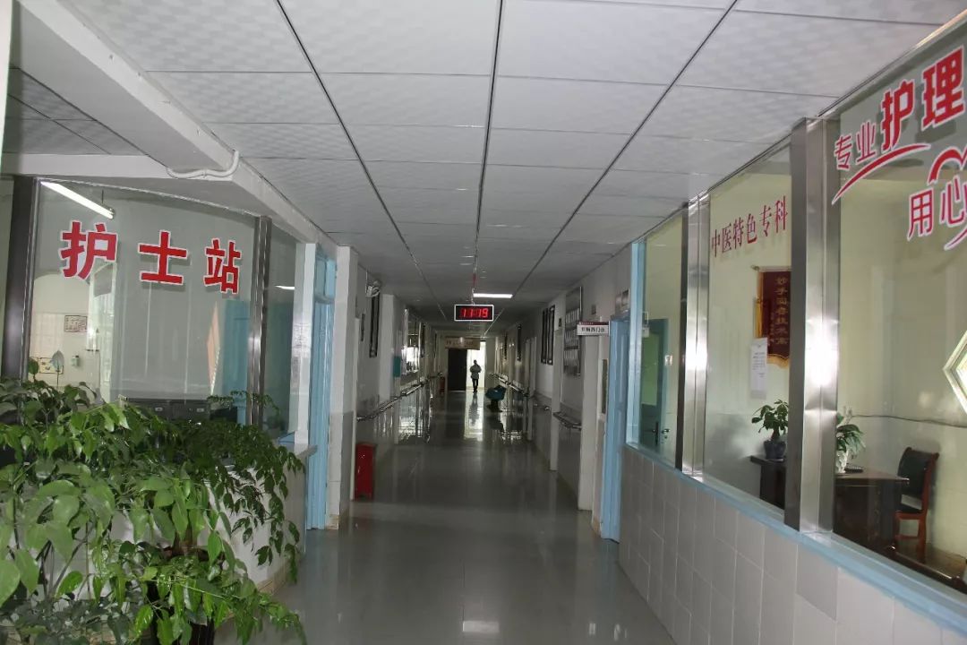 33年前绥阳县中医院成立了