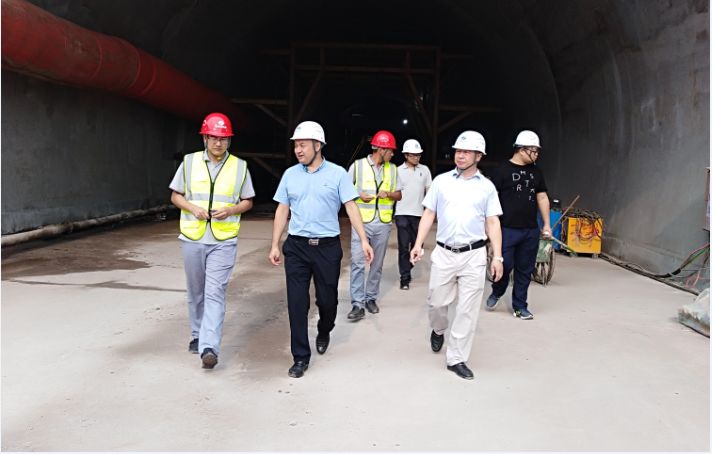 中电建路桥检查组对四川仁沐新高速项目