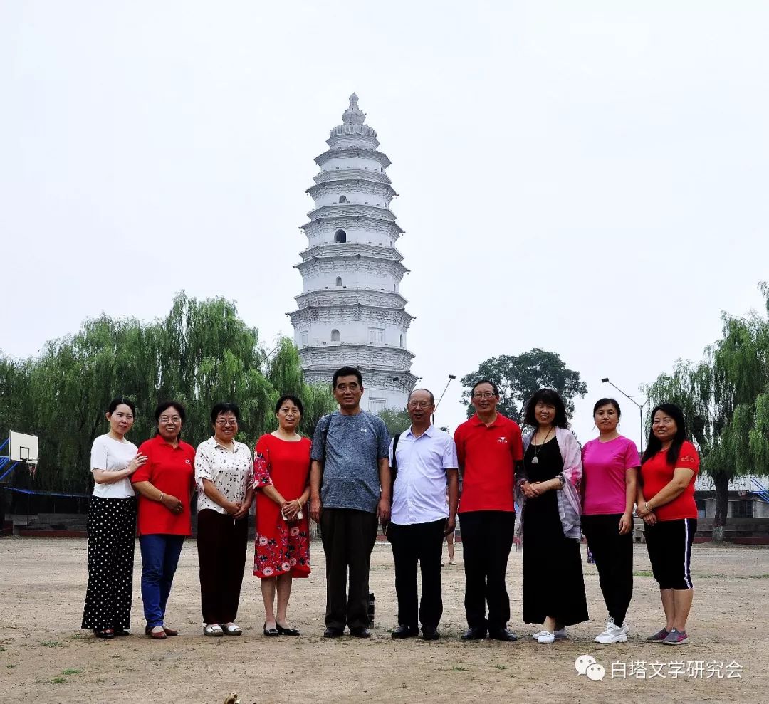 刘够安,太谷师范86级155班学子,现就职于晋中高师中文系.