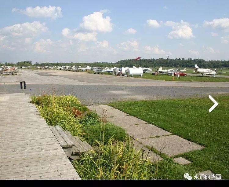 空军基地,位于安大略省渥太华东部,现在用于渥太华/罗克利夫机场和