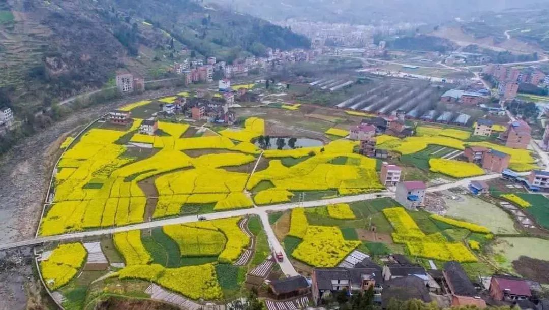 一起来看看这些地方到底有何魅力吧! 1 万州白土镇人头村