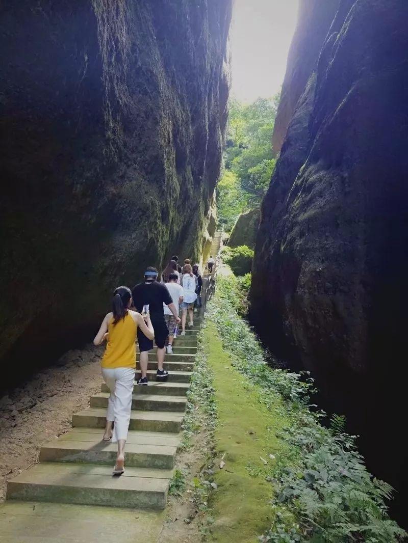 跟着网红小姐姐一起,揭秘浙江丽水莲都的这座绝色山城