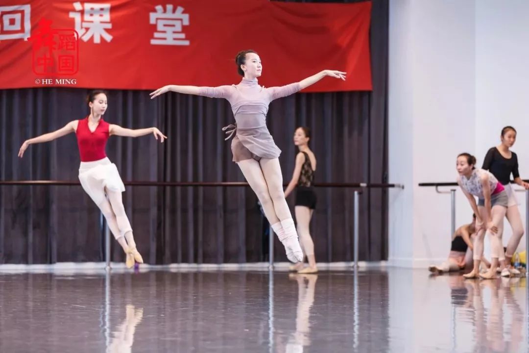 芭蕾新星华丽蜕变2018顶尖舞者巡回课堂精彩不断