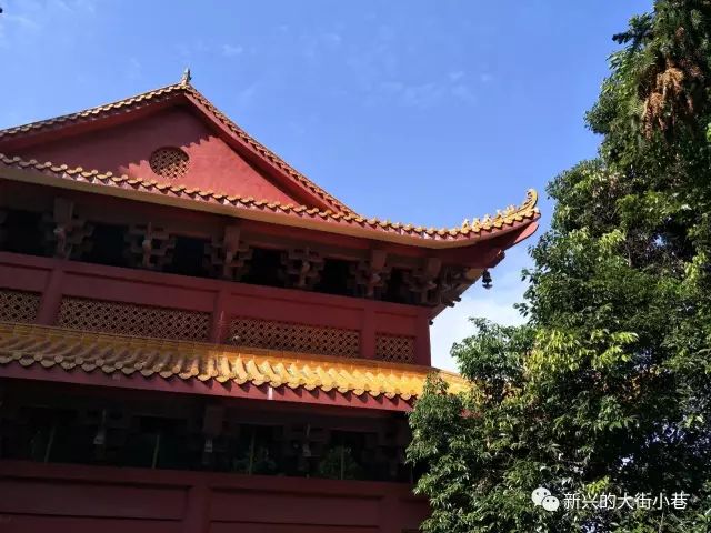 建筑宏伟的三宝寺殿堂