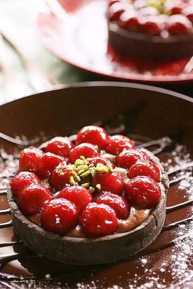 Irresistible Canned Tart Cherry Pie Recipe: A Deliciously Easy Dessert for Any Occasion