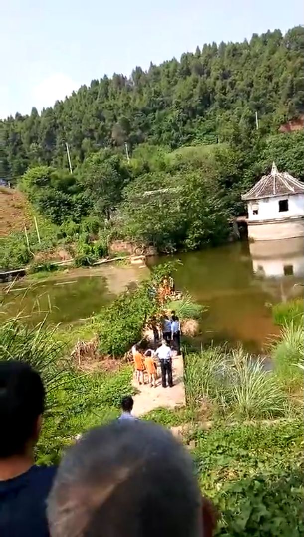 视频 遂宁5名小孩下河游泳1人溺亡,安全警钟再次敲响!