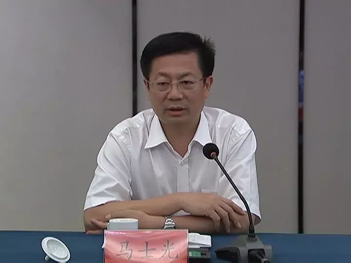 在实地察看和听取汇报后,省纪委副书记,省监委副主任马士光对丰县近年