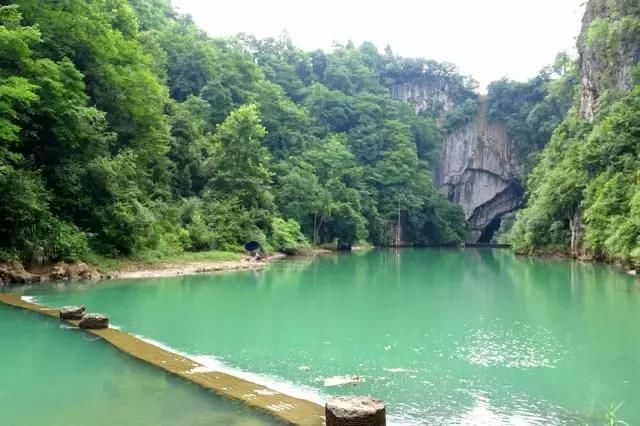 全国最佳养生度假风景区贵州绥阳红果树风景名胜区