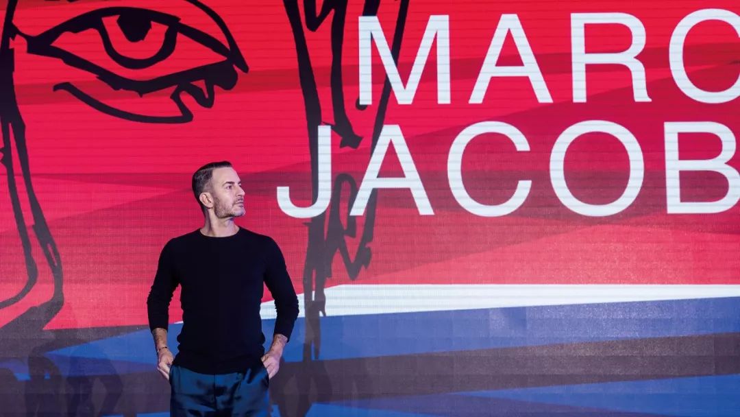 似乎可以这么说,是marc jacobs将路易威登带入了21世纪,而又因着lv