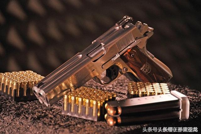 握起来很沉重!颠覆传统经典之作,美国双枪管版m1911手枪