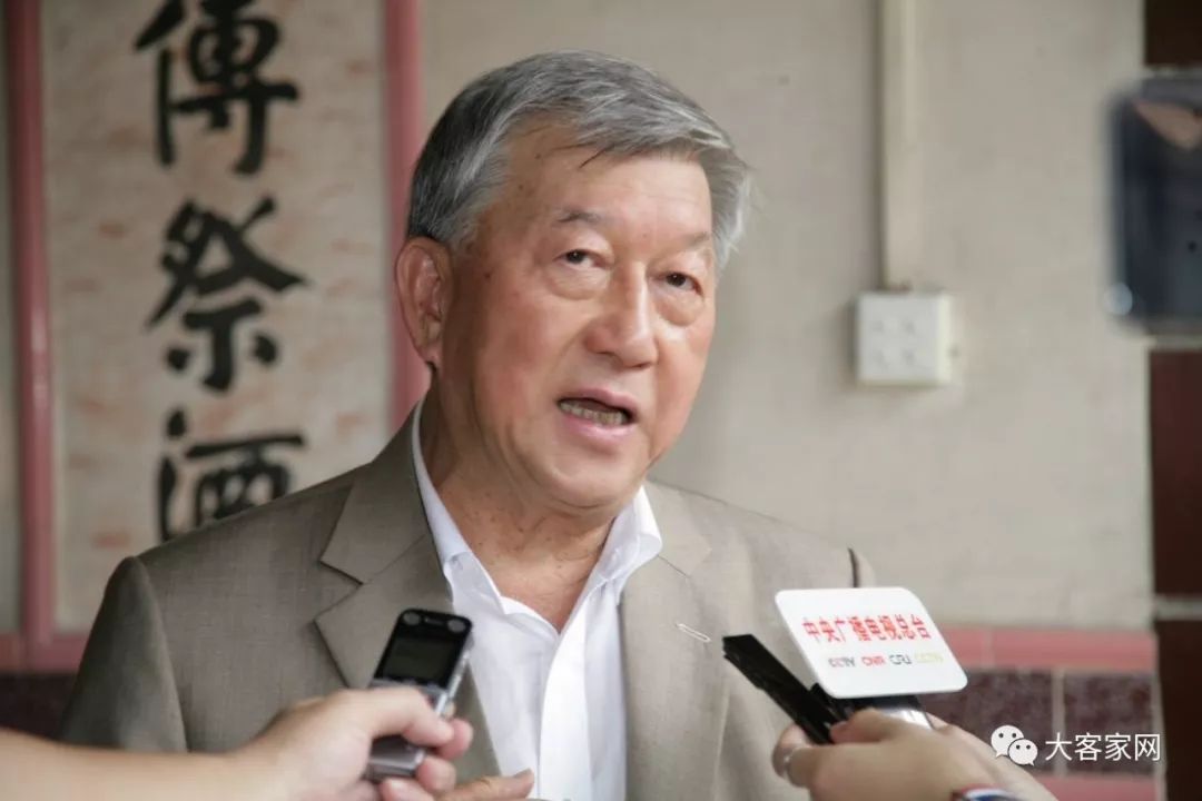 台湾新竹县邱镜淳县长首次回到蕉岭县文福镇寻根问祖