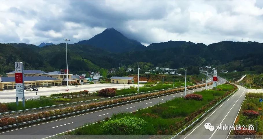 随着平汝高速炎汝段的通车,桂东结束了不通高速公路的历史,革命老区"