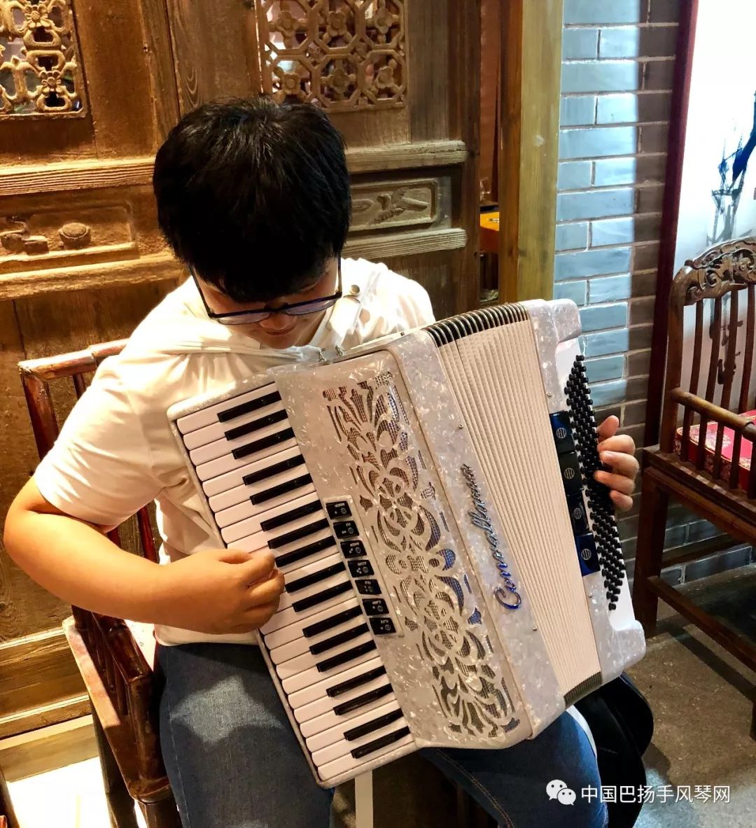 倒计时5天8月23日哈尔滨国际乐器博览会80台原装进口手风琴巴扬琴