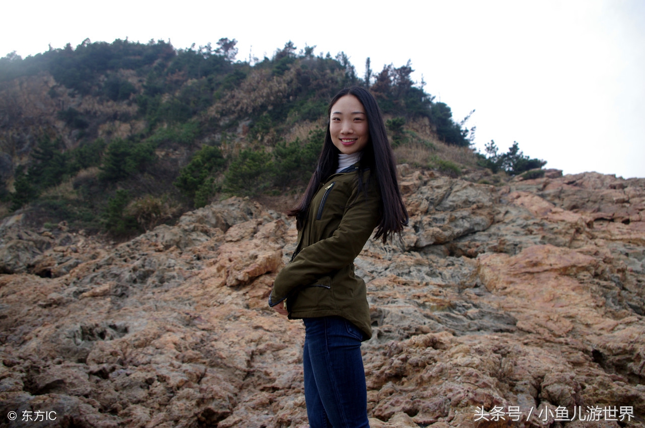 浙江温岭市,中国柔术第一美女刘藤在温岭市石塘镇的人海滩边为拍摄