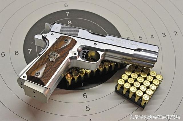 握起来很沉重!颠覆传统经典之作,美国双枪管版m1911手枪