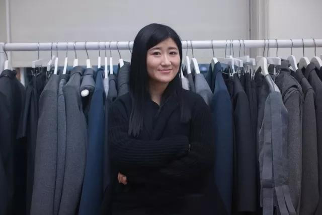 YUYL拥抱全球优秀设计师共创小礼服创领品牌