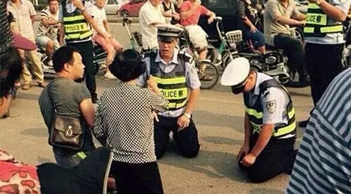 但是这一次,柳州交警用这样霸气的方式,告诉了违章司机:我是警察,我是