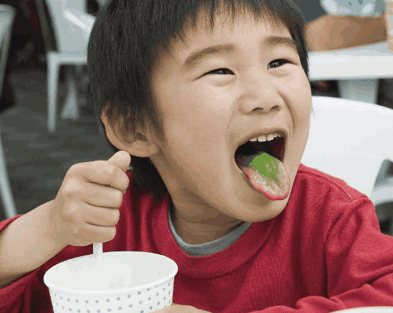 你小时候吃过的网红绿舌头出新口味了!黄舌头白舌头太