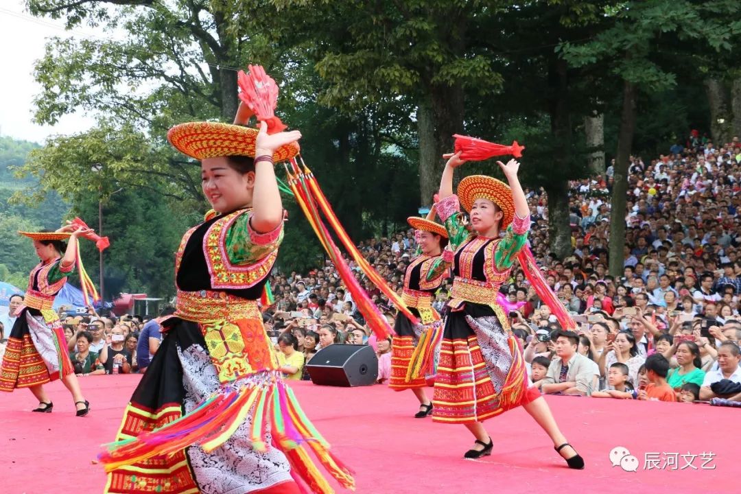 隆回花瑶"讨僚皈"迎来万名游客_乡村旅游