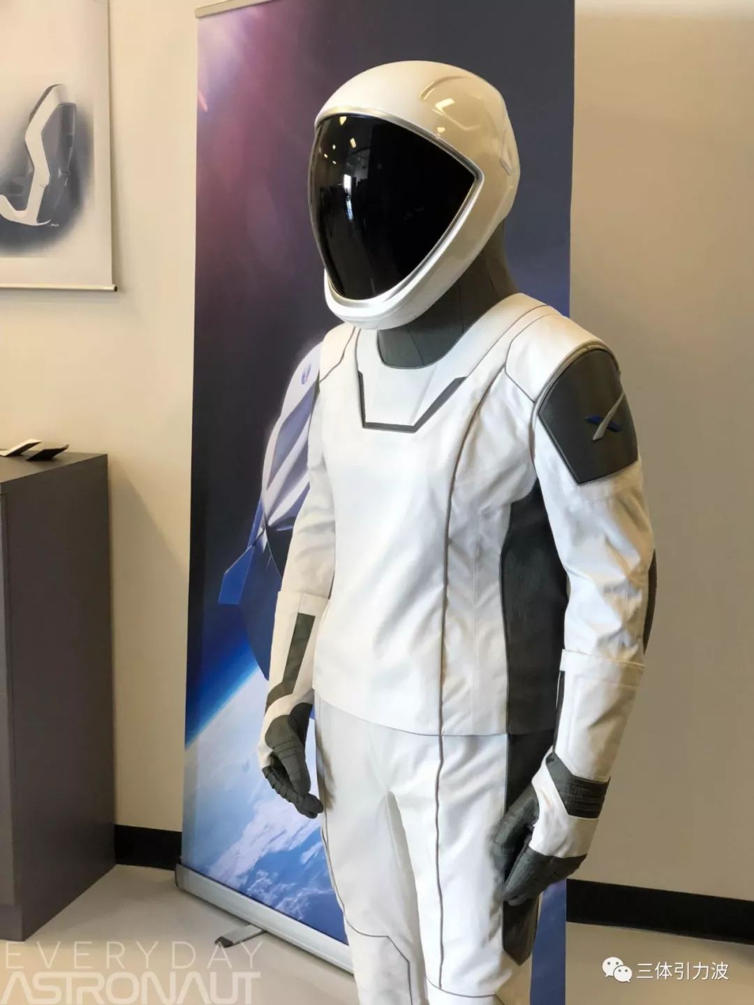 spacex宇航服一袭星战风越看越科幻