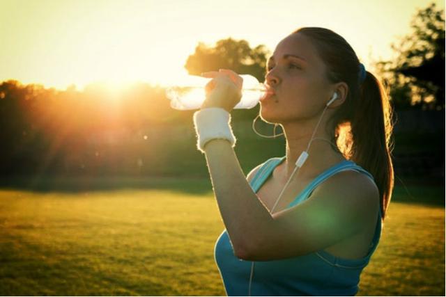 跑步完多久可以喝水?