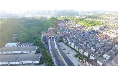 据了解,根据景德镇市政府重点项目建设工作部署,记者从市规划局了解