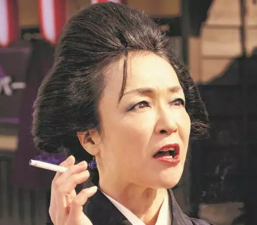 木村绿子扮演的房东太太以及佐藤二朗 冈田将生扮演的"假发"桂小