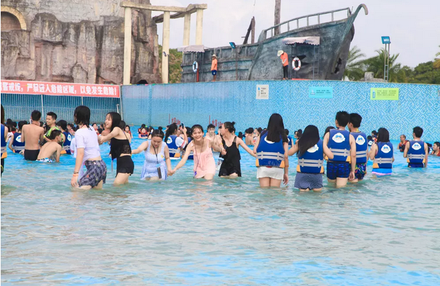 广西顺奔画室之燃情罗山湖水上乐园一日游