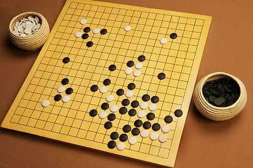 围棋是一项很好的运动,因为围棋能磨炼你的思维,提升你的逻辑,可是在