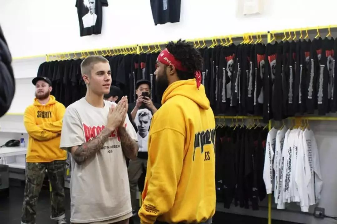 justin bieber 联手 fear of god 设计师 jerry lorenzo