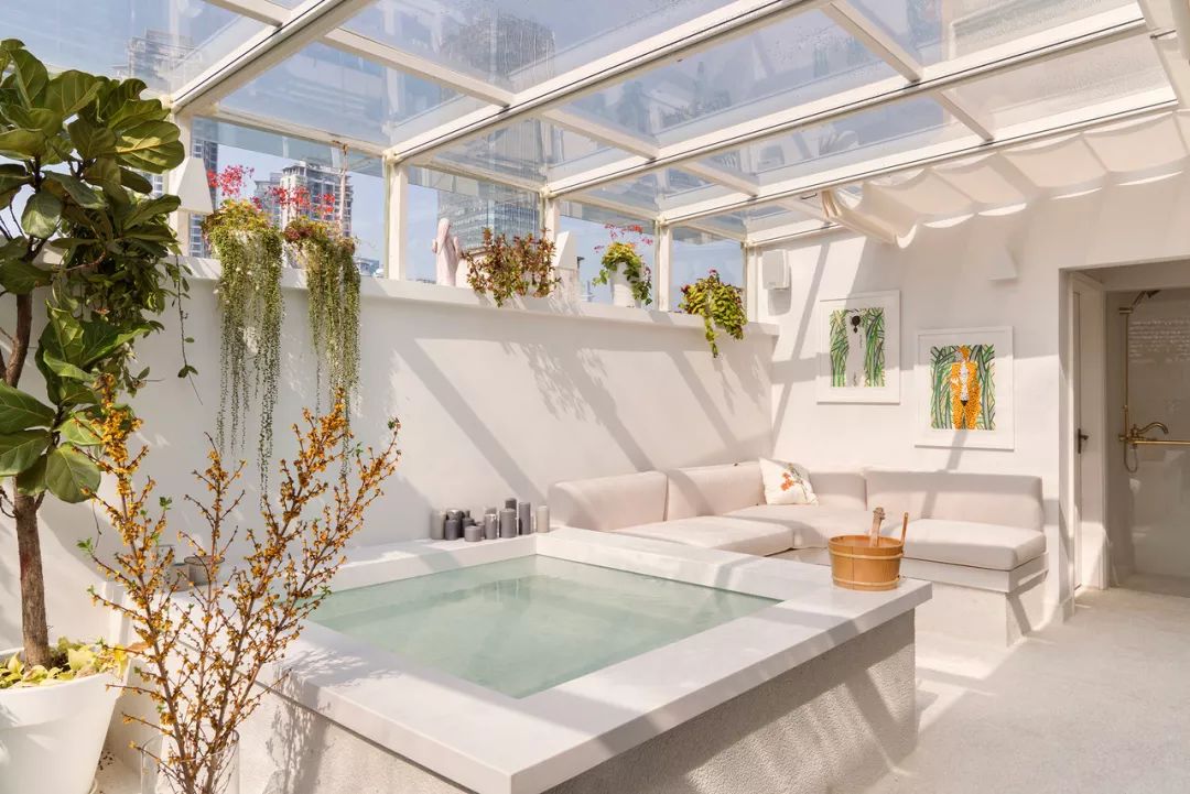 玻璃房天台花园带浴缸