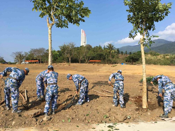 五指山驻地部队构建和谐民族关系 促进军民大团结