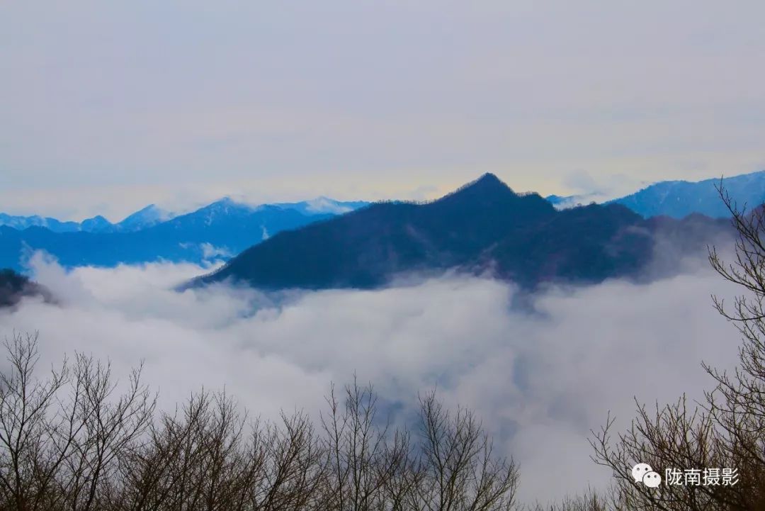 美雾迷蒙裕河奇丨田茂琳