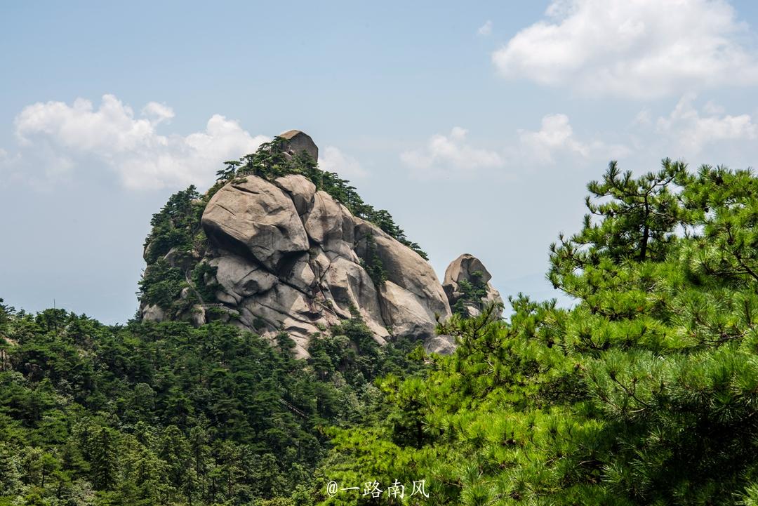 “半岛官方下载入口”安徽旧省会有座低调名山，风景如画不输黄山，古代曾是五岳之一！(图8)