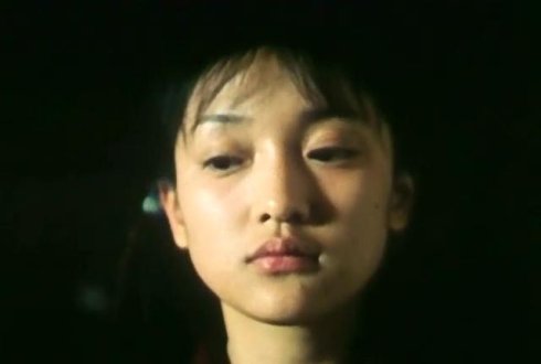 1998年凭《苏州河》获第15届巴黎国际电影节最佳女主角奖.